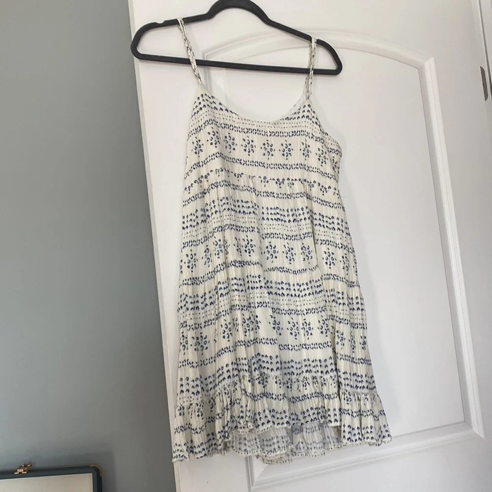Dress - Picture 4 of 4